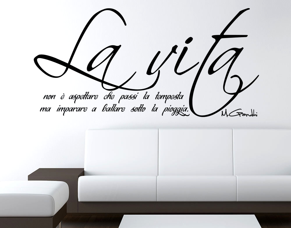 La Vita Non E' Aspettare Che Passi La Tempesta
