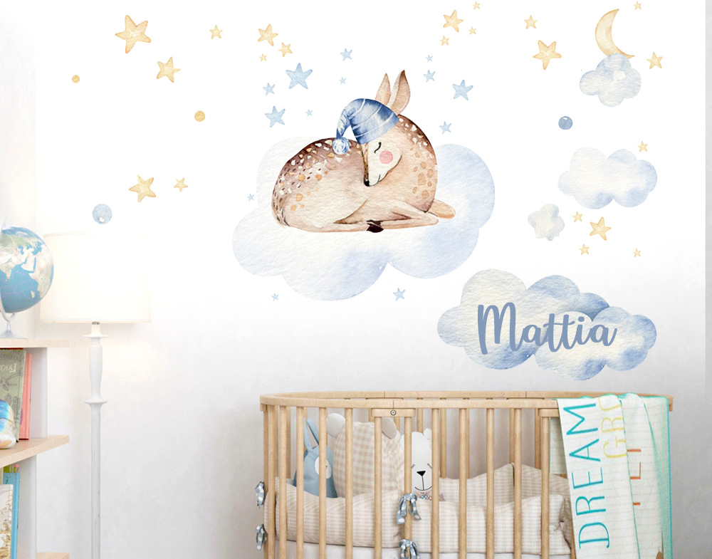 Wall Stickers Cerbiatto che dorme su una nuvola celeste adesivo murale per la cameretta dei bambini con nome personalizzato