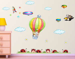 Adesivi Murali mongolfiera con nuvole e coccinelle